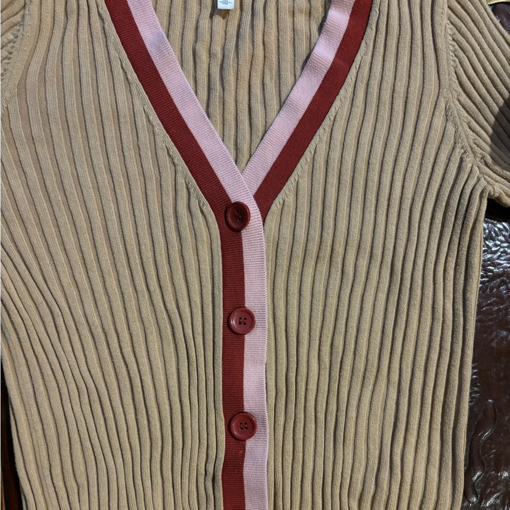 Laidies v neck button up sweater